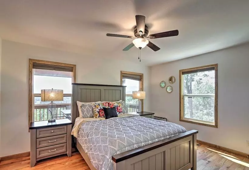 Sky Blue Overlook   Hot Tub & Screened Porch!