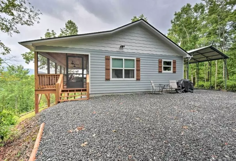 Sky Blue Overlook   Hot Tub & Screened Porch!