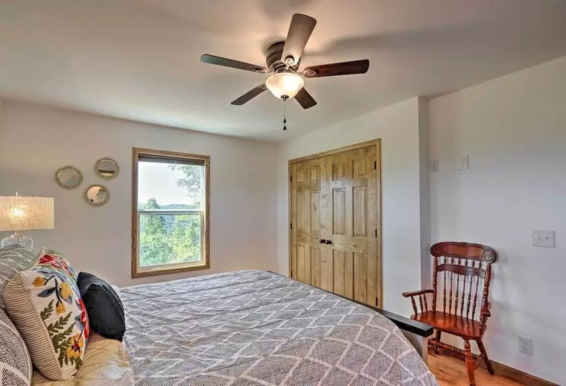 Sky Blue Overlook   Hot Tub & Screened Porch!