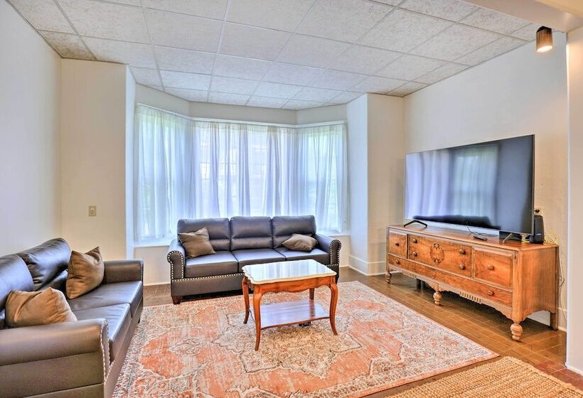 Sodus Point Escape W/ Yard: Walk To Lake Ontario