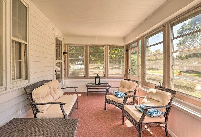 Sodus Point Escape W/ Yard: Walk To Lake Ontario