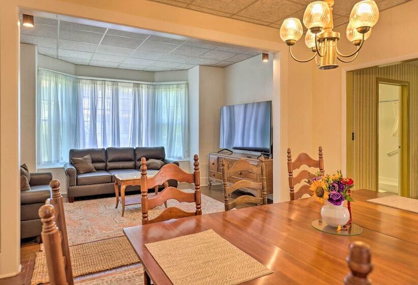 Sodus Point Escape W/ Yard: Walk To Lake Ontario