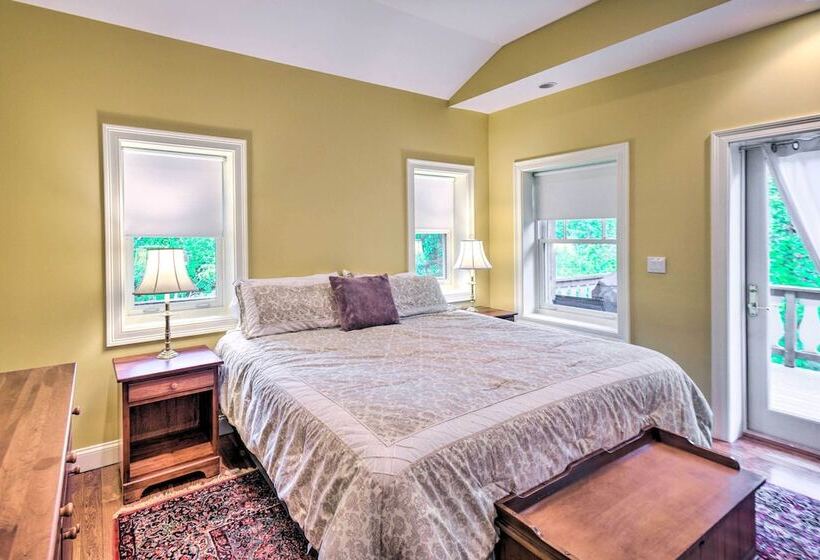 Spacious Bartlett Home W/ Fireplace + Kitchen