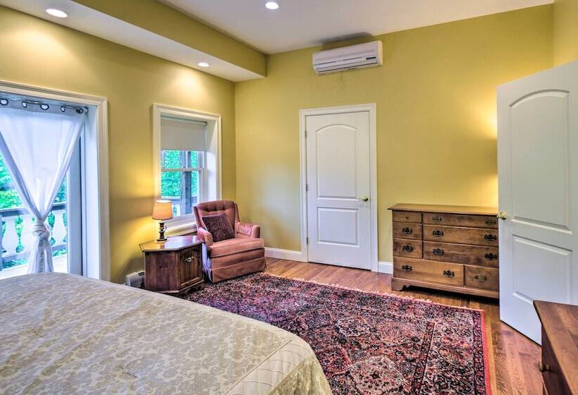 Spacious Bartlett Home W/ Fireplace + Kitchen