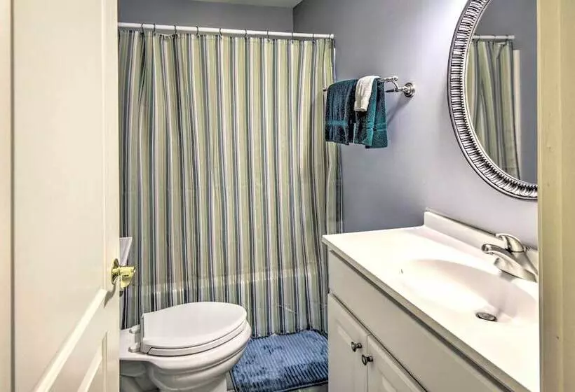 Spacious Bartlett Home W/ Fireplace + Kitchen