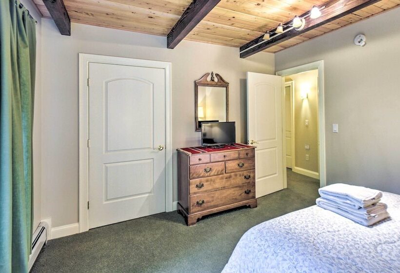 Spacious Bartlett Home W/ Fireplace + Kitchen