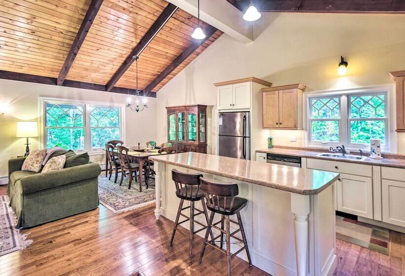 Spacious Bartlett Home W/ Fireplace + Kitchen