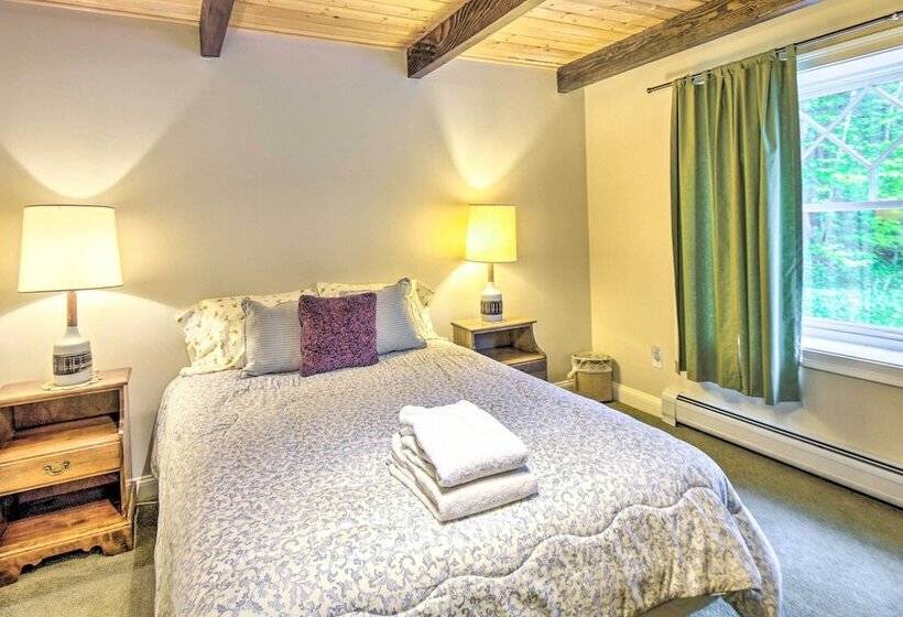 Spacious Bartlett Home W/ Fireplace + Kitchen