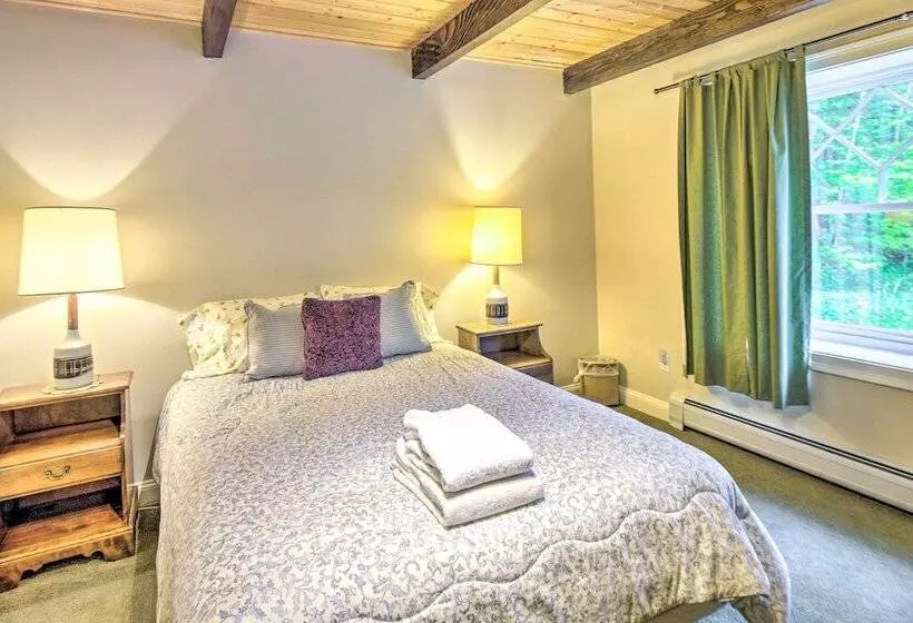 Spacious Bartlett Home W/ Fireplace + Kitchen