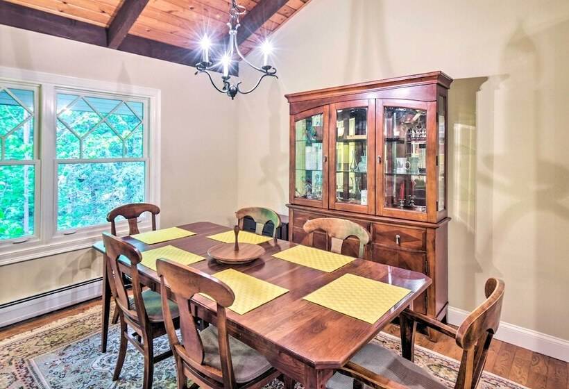 Spacious Bartlett Home W/ Fireplace + Kitchen