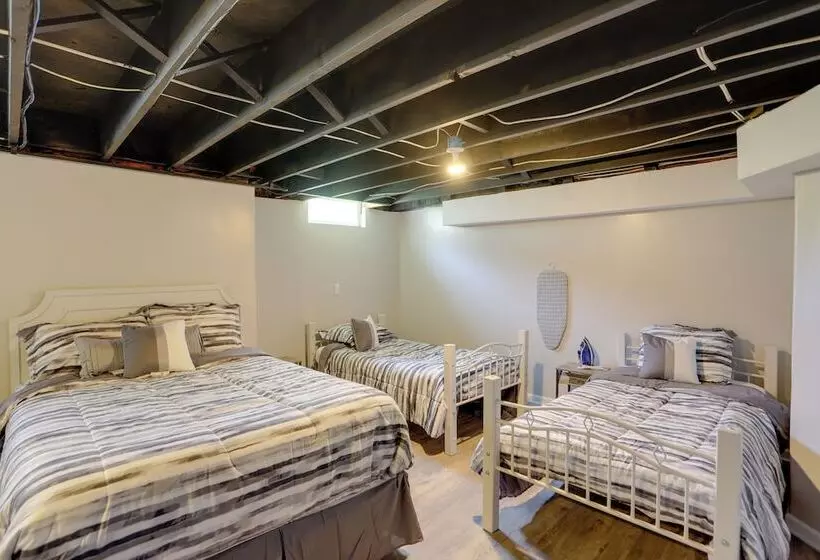 Spacious Refuge W/ Private Pool & Outdoor Bar!