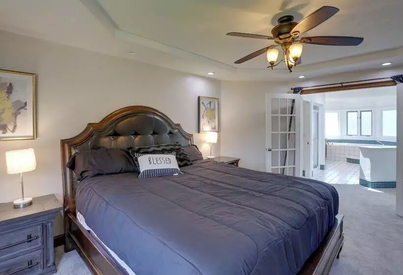 Spacious Refuge W/ Private Pool & Outdoor Bar!