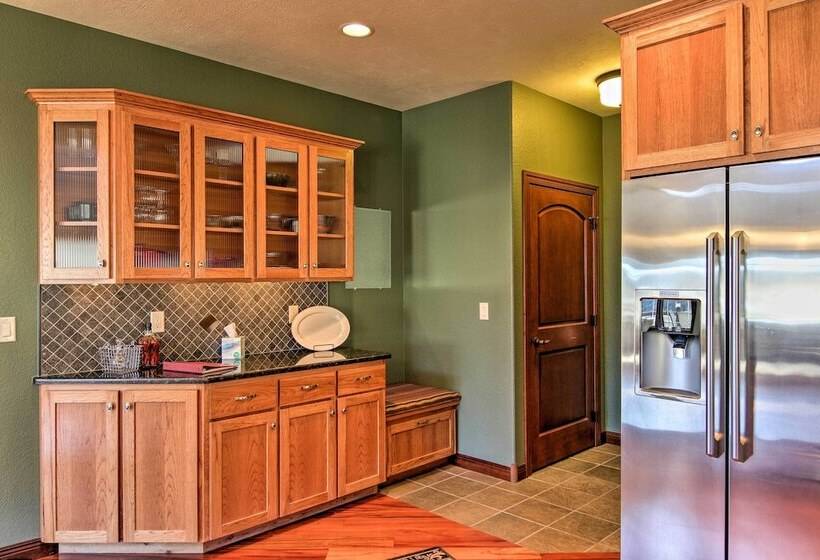 Sturgis Vacation Rental W/ Hot Tub & Game Room!