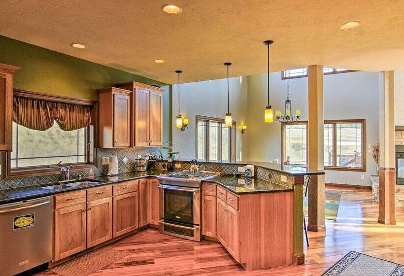 Sturgis Vacation Rental W/ Hot Tub & Game Room!