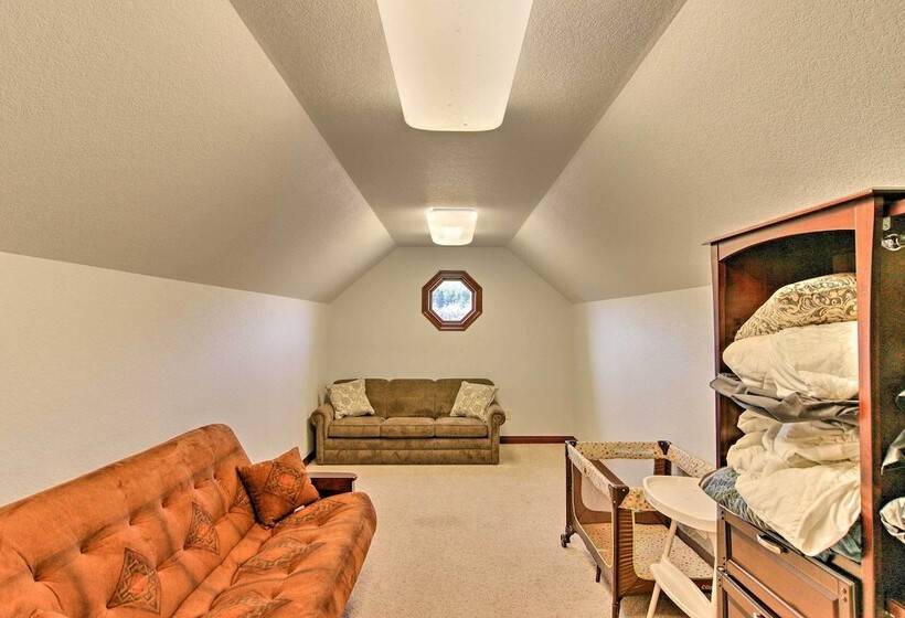 Sturgis Vacation Rental W/ Hot Tub & Game Room!