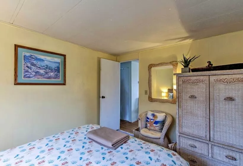 The Little Orca S   Short Walk To The Beach!