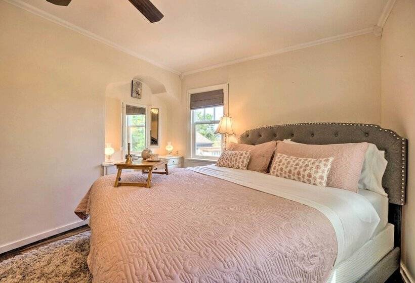 The Old Mccullough Home W/ Rooftop Deck, View