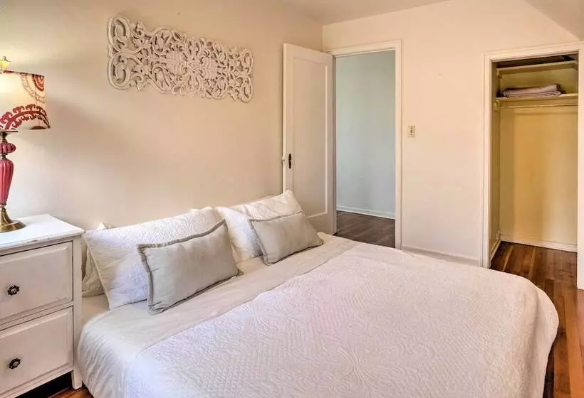 The Old Mccullough Home W/ Rooftop Deck, View