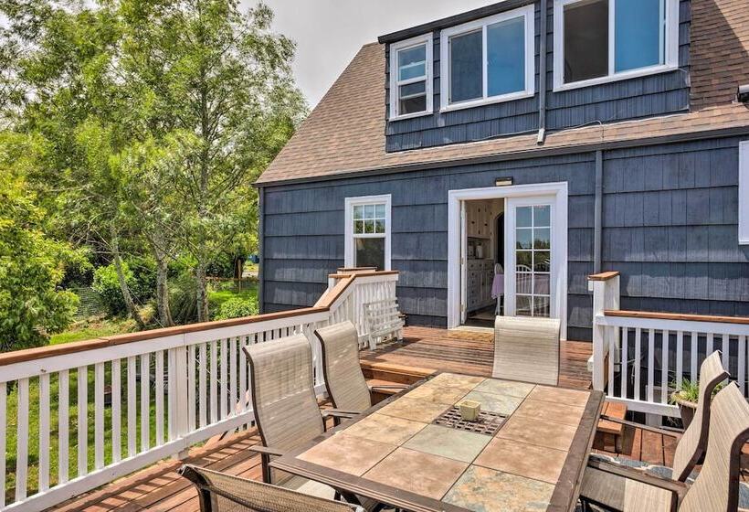 The Old Mccullough Home W/ Rooftop Deck, View