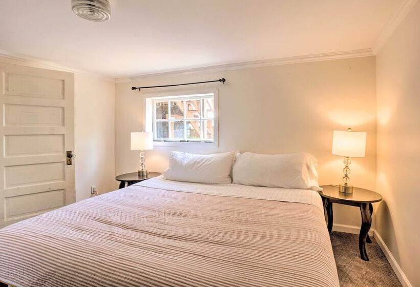 The Old Mccullough Home W/ Rooftop Deck, View