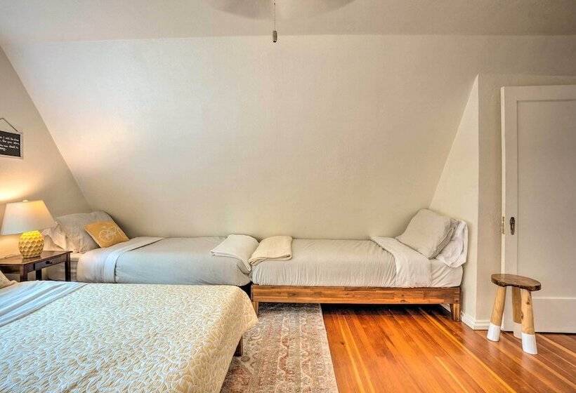 The Old Mccullough Home W/ Rooftop Deck, View