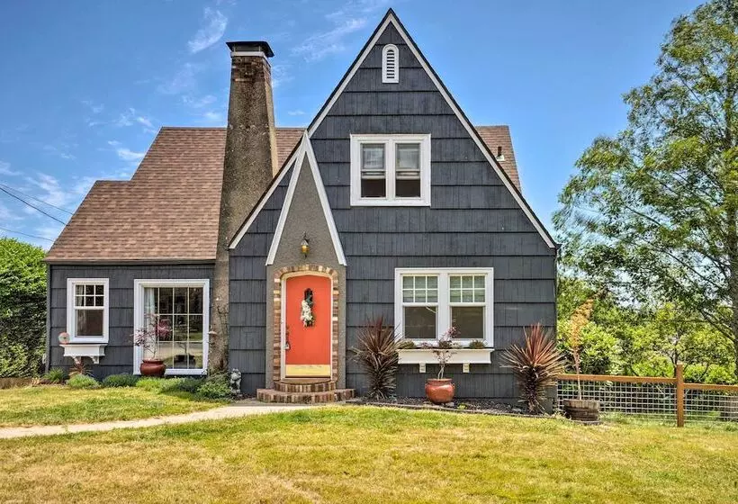 The Old Mccullough Home W/ Rooftop Deck, View