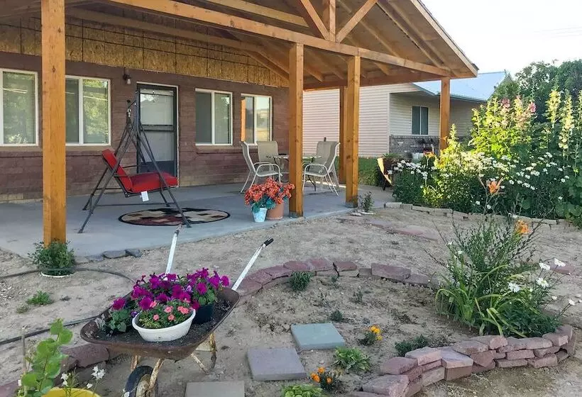 Tropic Family House   10 Miles To Bryce Canyon!