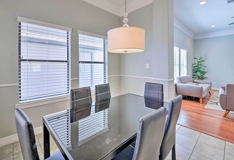 Spacious Houston Home ~ 16 Mi To Nrg Stadium!