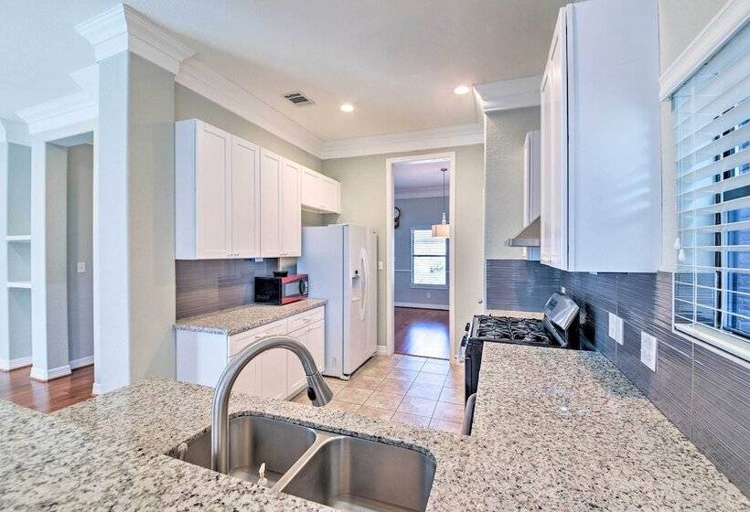 Spacious Houston Home ~ 16 Mi To Nrg Stadium!