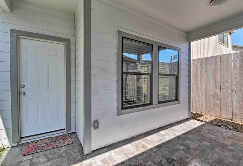 Spacious Houston Home ~ 16 Mi To Nrg Stadium!