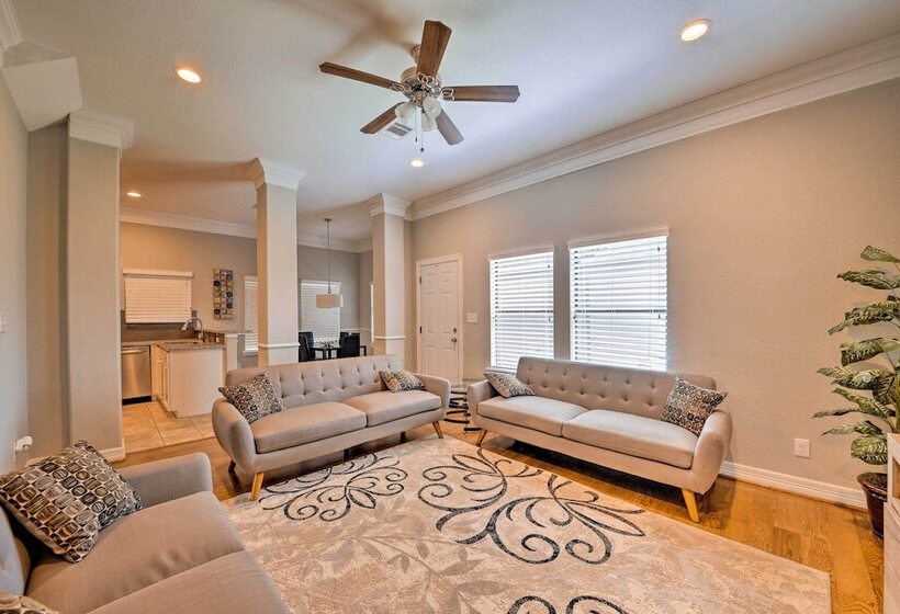 Spacious Houston Home ~ 16 Mi To Nrg Stadium!