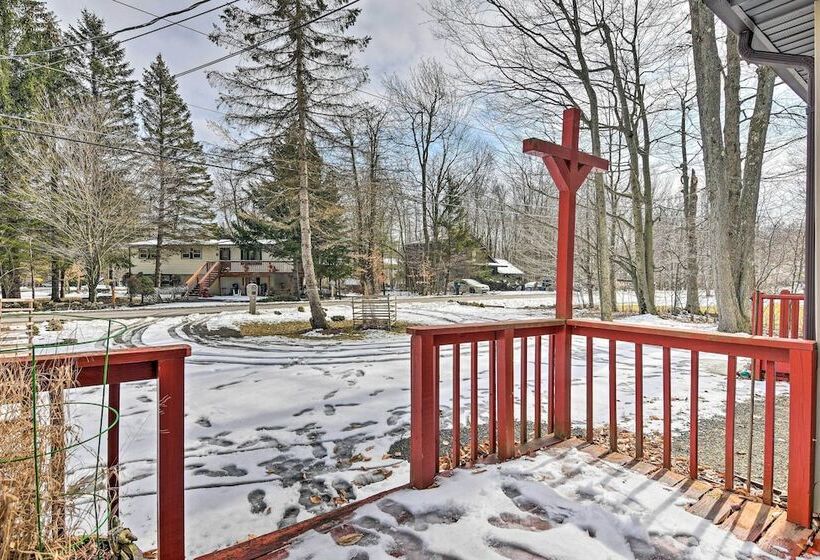 Updated Tobyhanna Home: Family & Pet Friendly