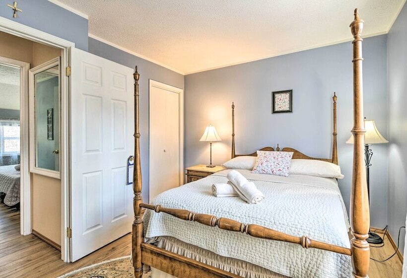 Updated Tobyhanna Home: Family & Pet Friendly