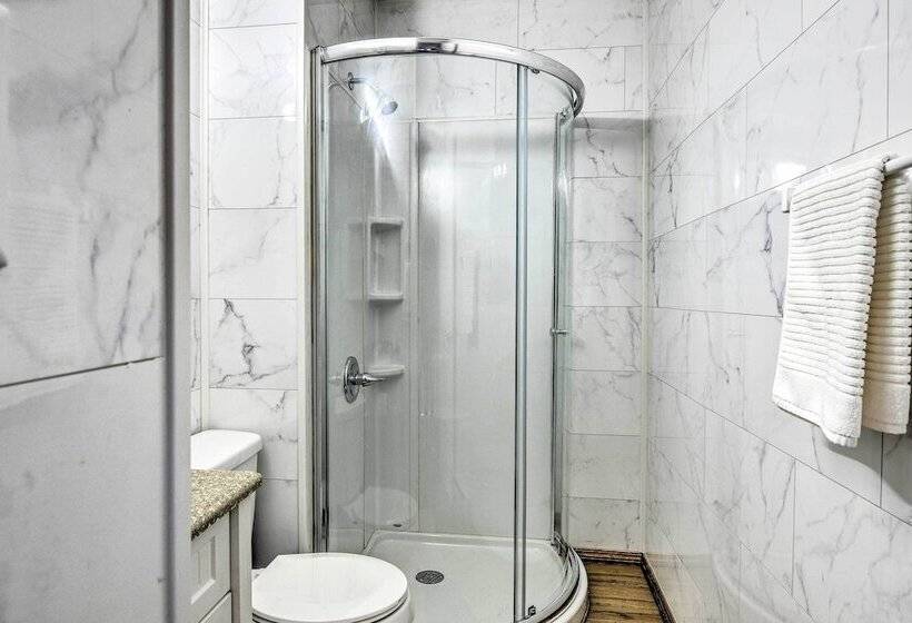 Updated Tobyhanna Home: Family & Pet Friendly