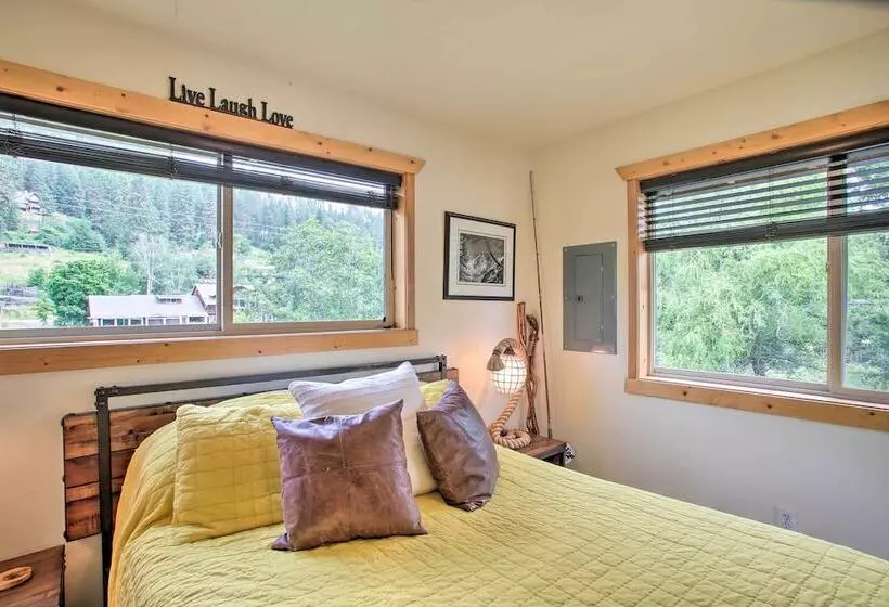 Waterfront Cabin W/ 2 Boat Docks & Mtn Views!