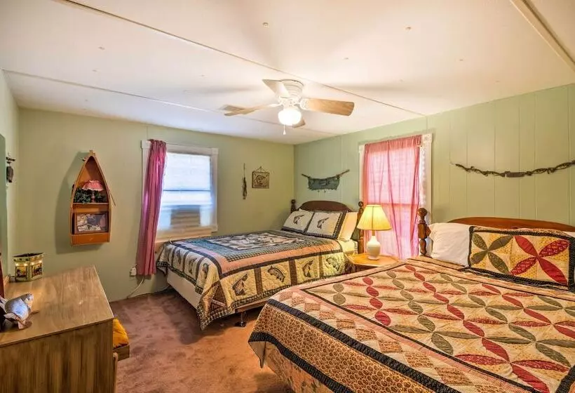 Waterfront House W/ Boat Slip On Lake Eufaula!