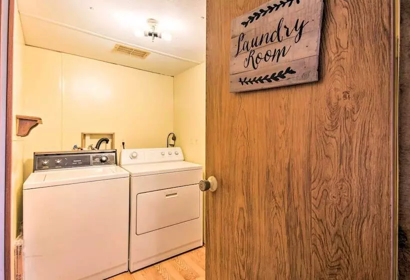 Waterfront House W/ Boat Slip On Lake Eufaula!