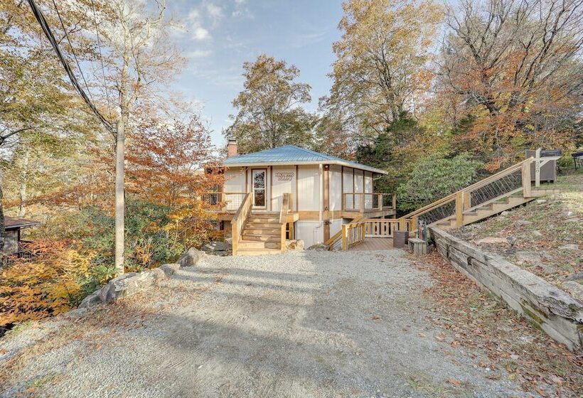Beech Mountain Cabin W/ Hot Tub: 1 Mi To Slopes!