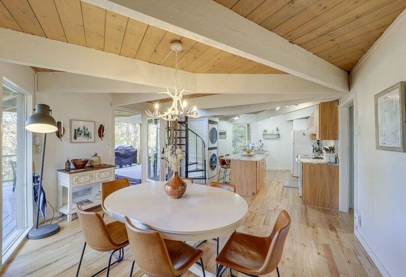 Beech Mountain Cabin W/ Hot Tub: 1 Mi To Slopes!