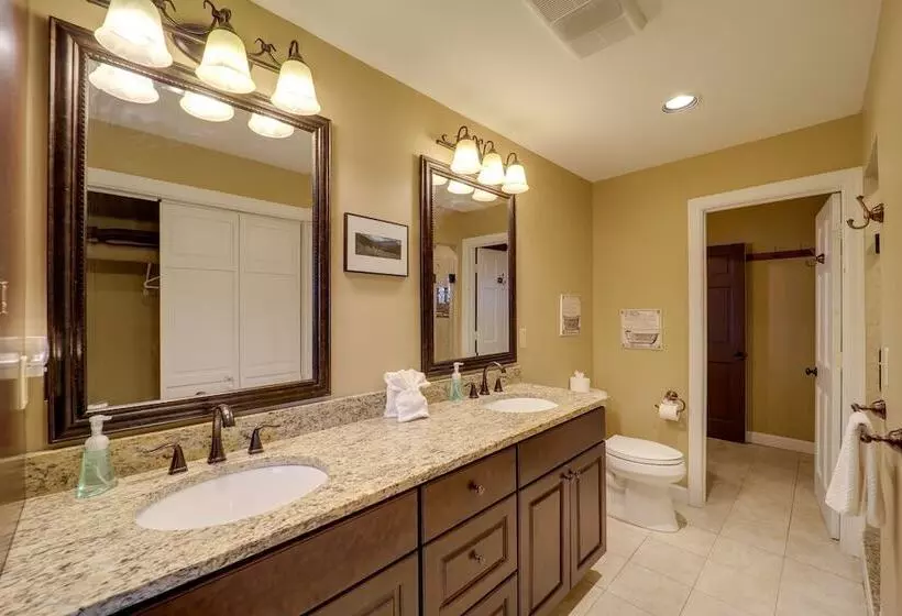 Beech Mountain Home W/ Game Room & Mountain Views!