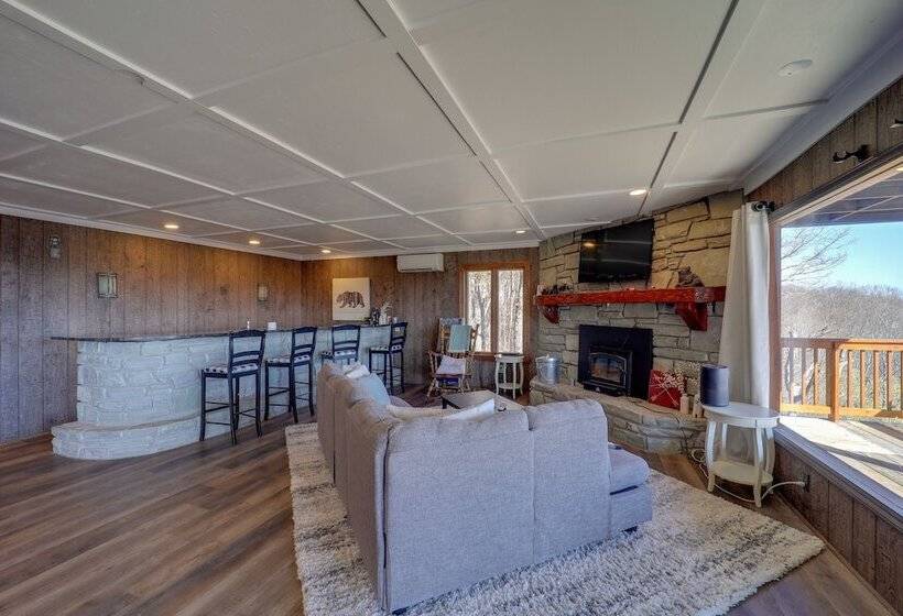Beech Mountain Home W/ Game Room & Mountain Views!