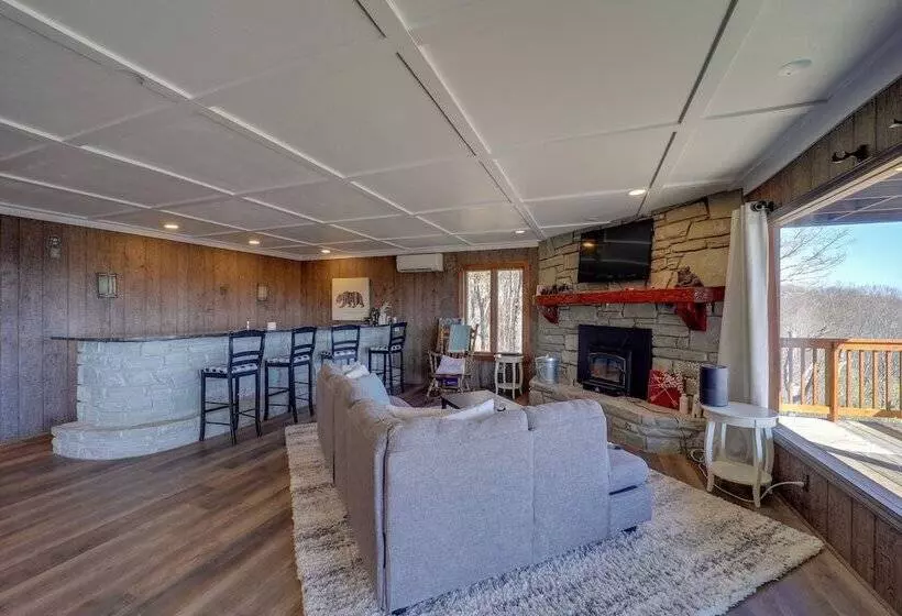 Beech Mountain Home W/ Game Room & Mountain Views!