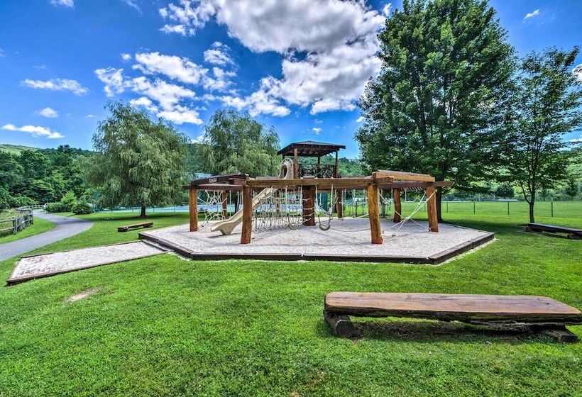 Beech Mountain Home W/ Game Room & Mountain Views!