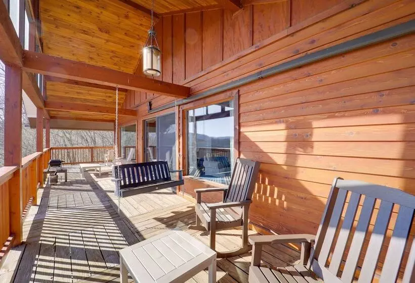 Beech Mountain Home W/ Game Room & Mountain Views!