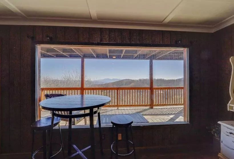 Beech Mountain Home W/ Game Room & Mountain Views!