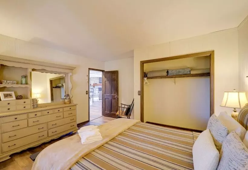 Beech Mountain Home W/ Game Room & Mountain Views!