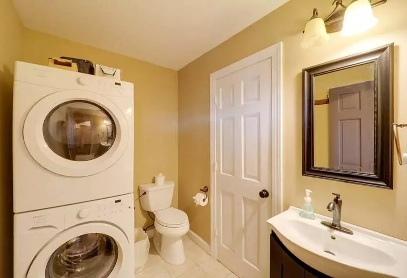 Beech Mountain Home W/ Game Room & Mountain Views!