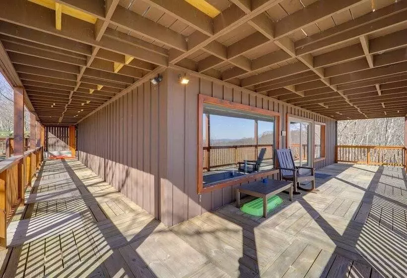 Beech Mountain Home W/ Game Room & Mountain Views!