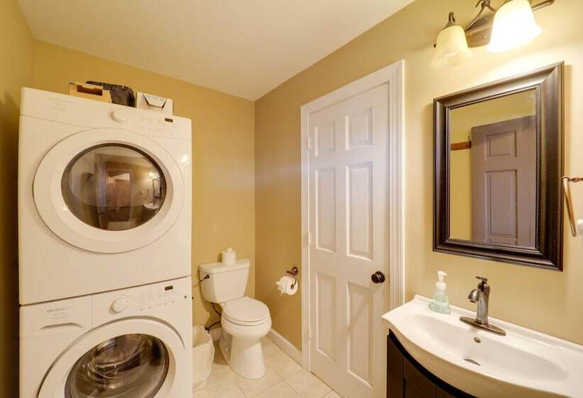 Beech Mountain Home W/ Game Room & Mountain Views!