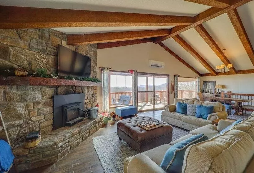 Beech Mountain Home W/ Game Room & Mountain Views!